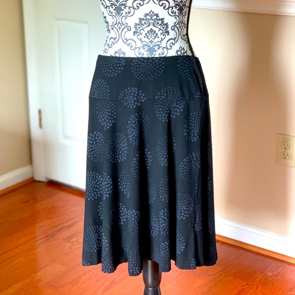 H&M mid length Skirt, stretchy, size 10/12